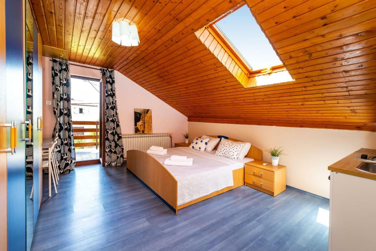 Vacation House Anna คาร์โลบัก ภายนอก รูปภาพ